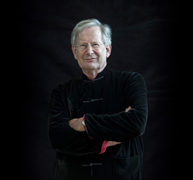 Dirigent John Eliot Gardiner overfalder sanger | Magasinet KLASSISK