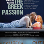 Martinů: The Greek Passion | Gábor Bretz, Sebastian Kohlhepp, Sara Jakubiak, Charles Workman, Christina Gansch, Łukasz Goliński, Wiener Philharmoniker, Konzertvereinigung Wiener Staatsopernchor, dir. Maxime Pascal, iscen. Simon Stone | Unitel Editions 811008 | Anmeldelse | Magasinet KLASSISK