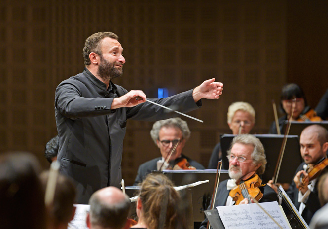 Berliner Filharmonikernes chefdirigent får Sonningprisen 2026 | Magasinet KLASSISK