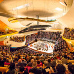 Nødblus og håndgemæng i Philharmonie de Paris | Magasinet KLASSISK