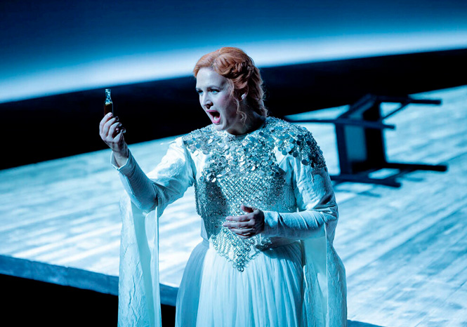 Lise Davidsen overdænget med anmelderroser i Barcelona | Magasinet KLASSISK